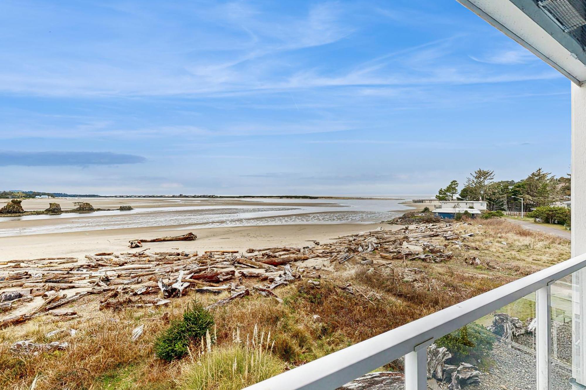 Waters Edge Διαμέρισμα Salishan Beach Δωμάτιο φωτογραφία